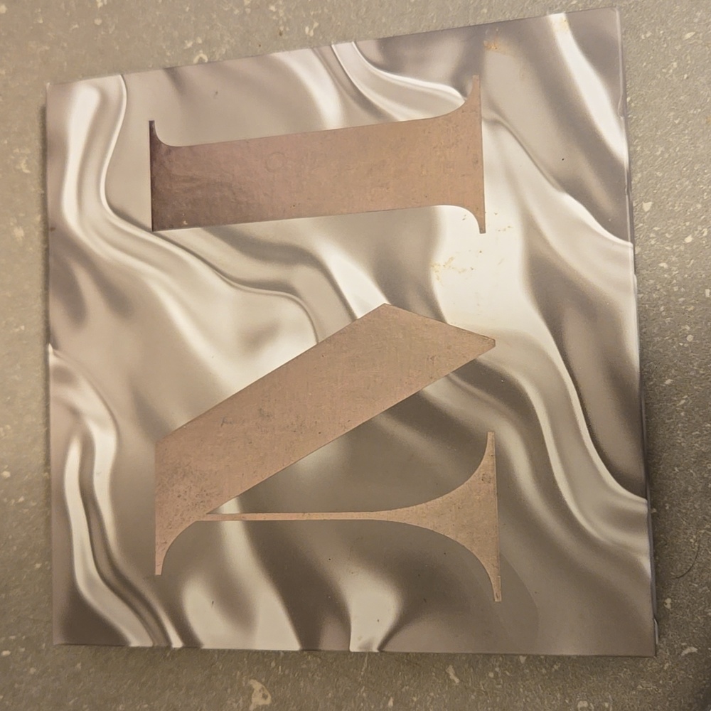 Morphe Eyeshadow Palette - Metallic Silver